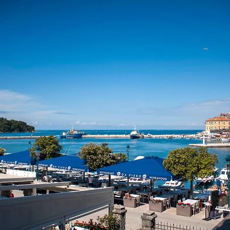 Riva Blu Sea View Apartment 로비니 외부 사진
