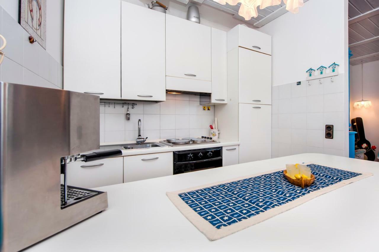 Riva Blu Sea View Apartment 로비니 외부 사진
