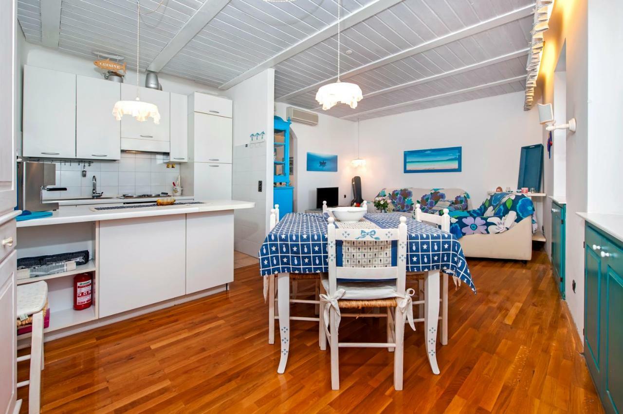 Riva Blu Sea View Apartment 로비니 외부 사진