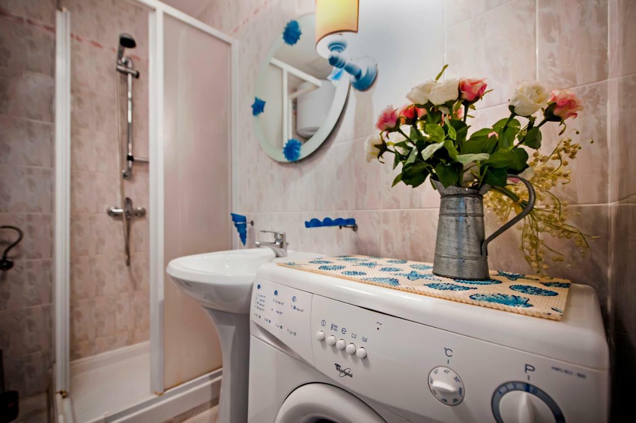 Riva Blu Sea View Apartment 로비니 외부 사진